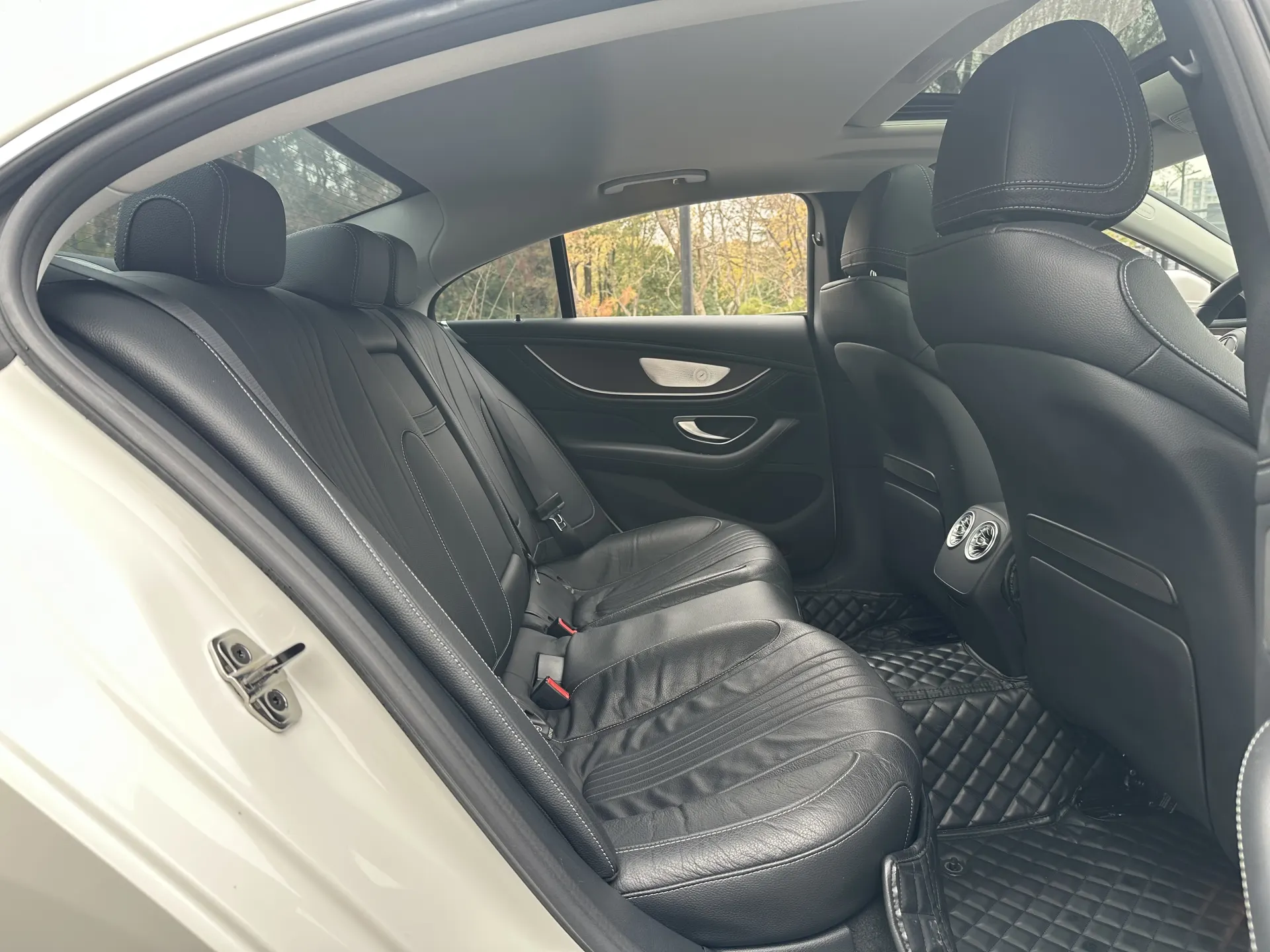 Mercedes-Benz CLS 300, 2022 15