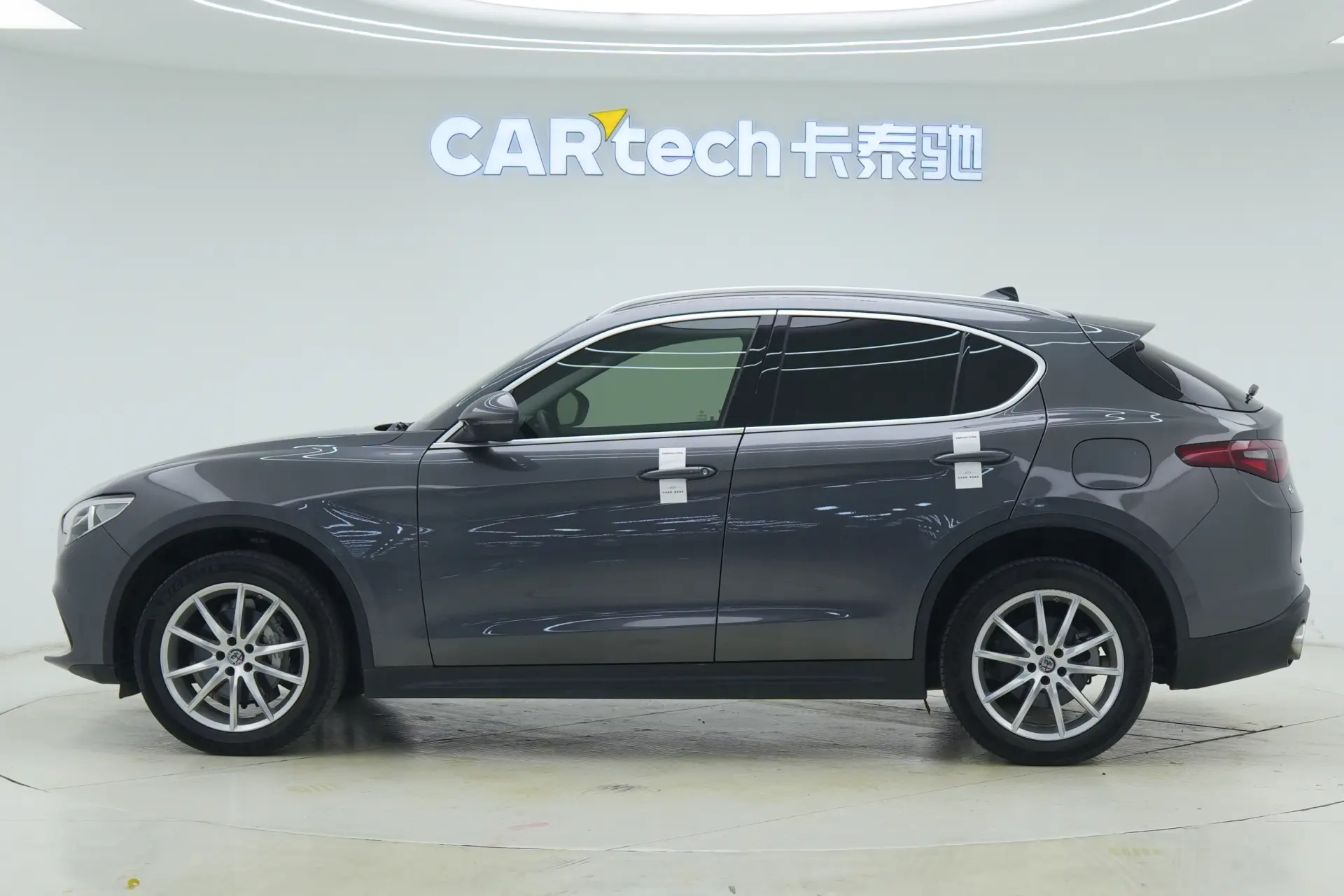 Alfa Romeo Stelvio, 2019 8