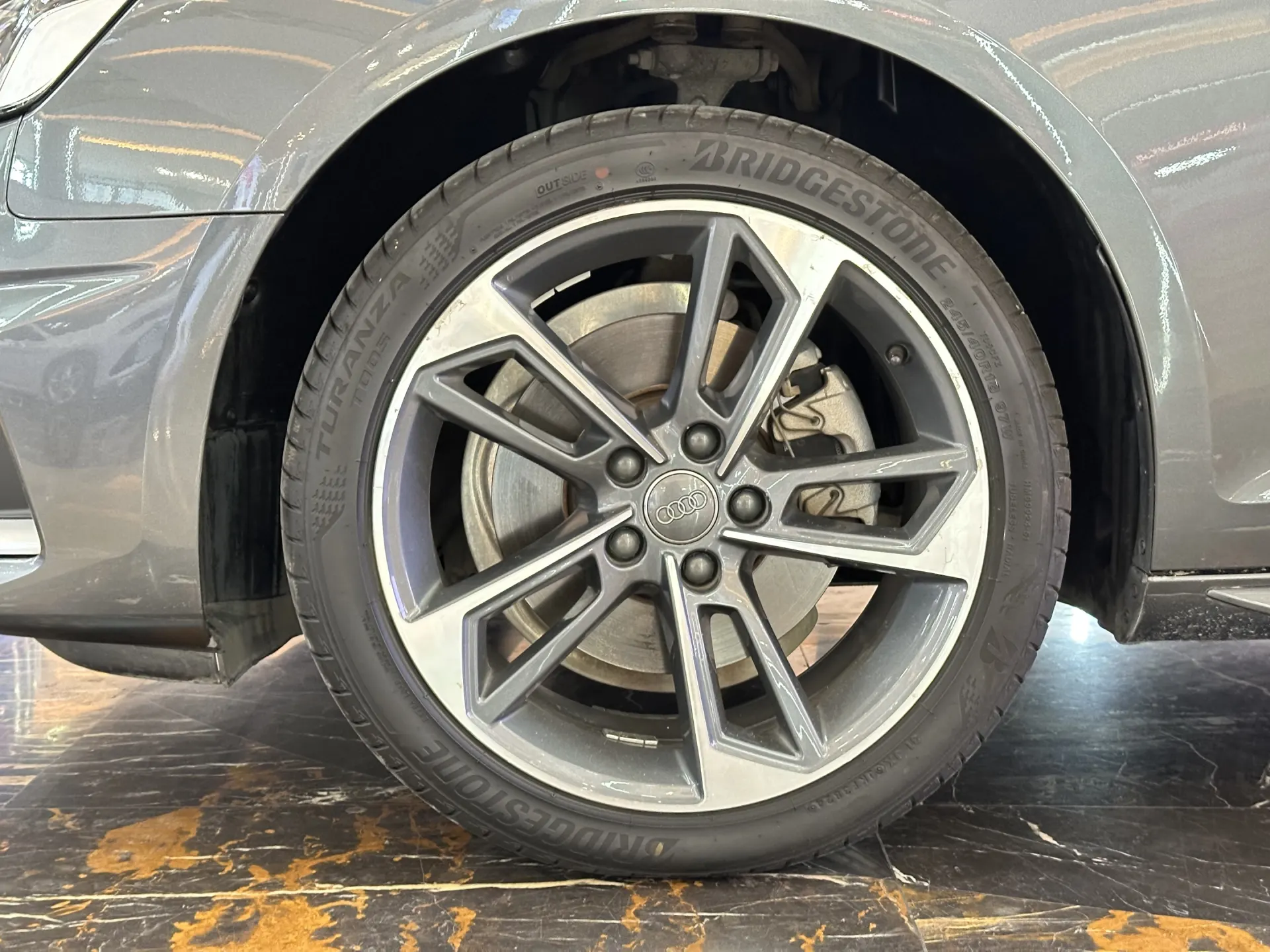 Audi A4L 40 TFSI, 2021 10