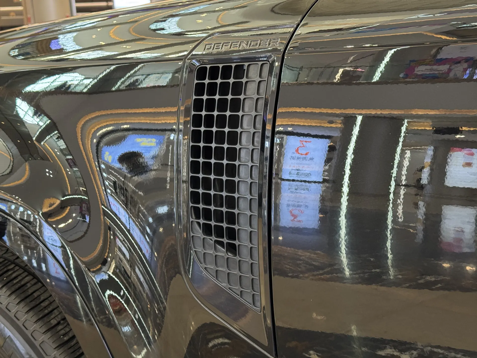 Land Rover Defender, 2023 9