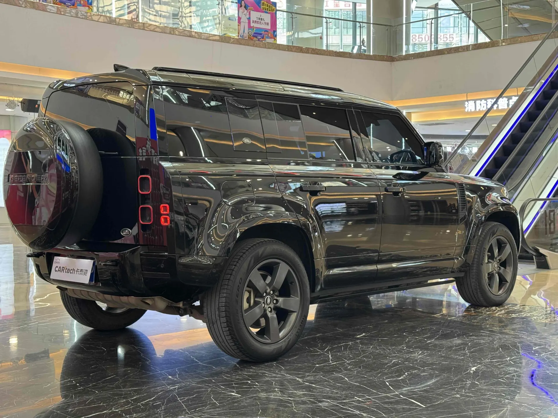 Land Rover Defender, 2023 все фото
