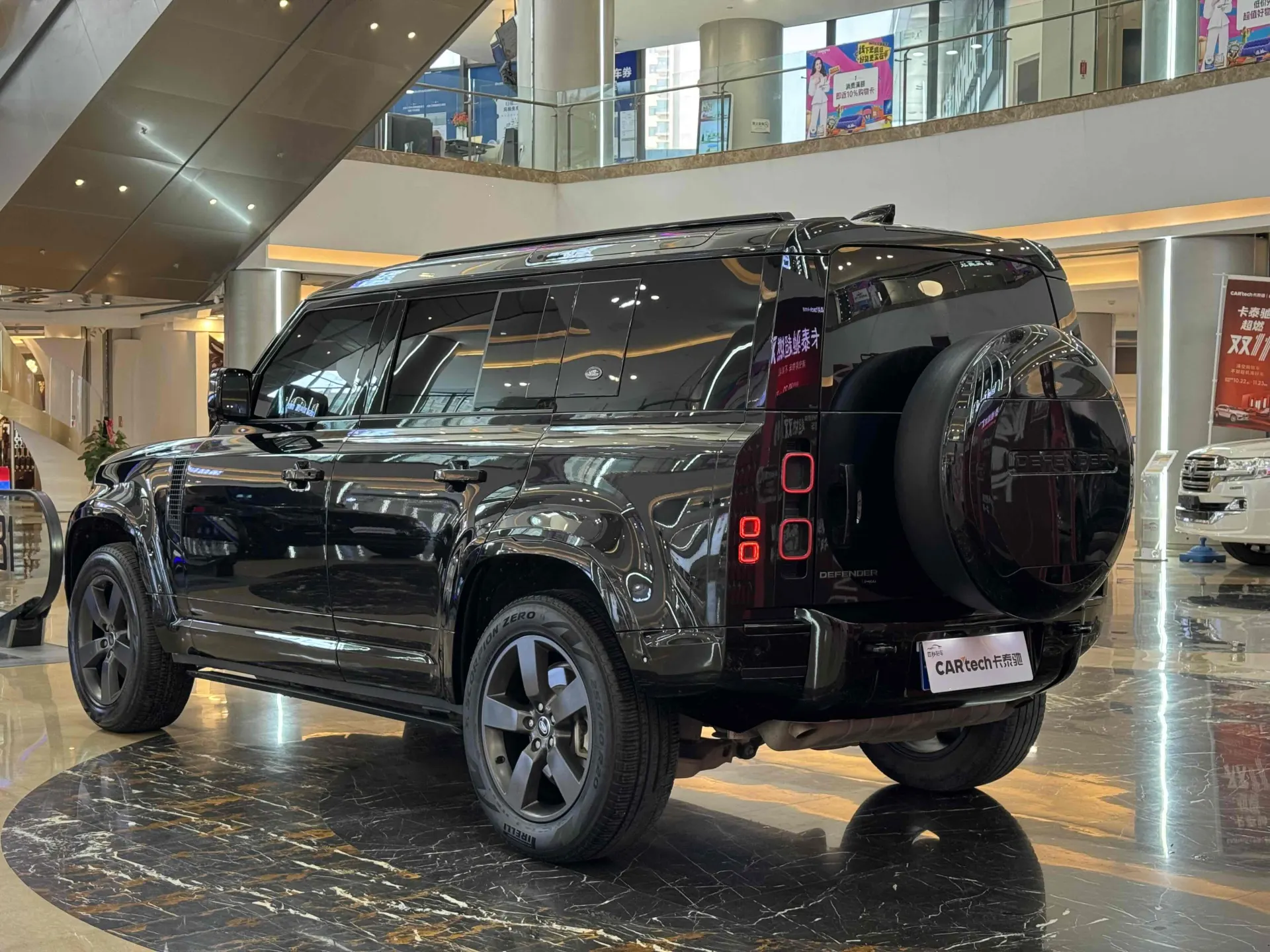Land Rover Defender, 2023 4