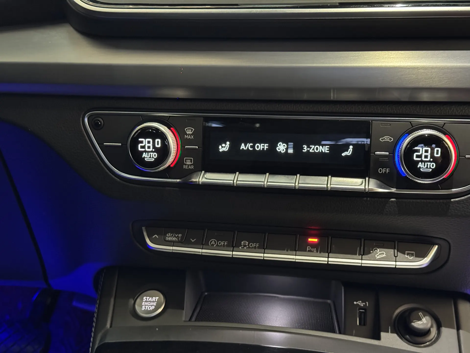 Audi Q5L 40, 2021 29