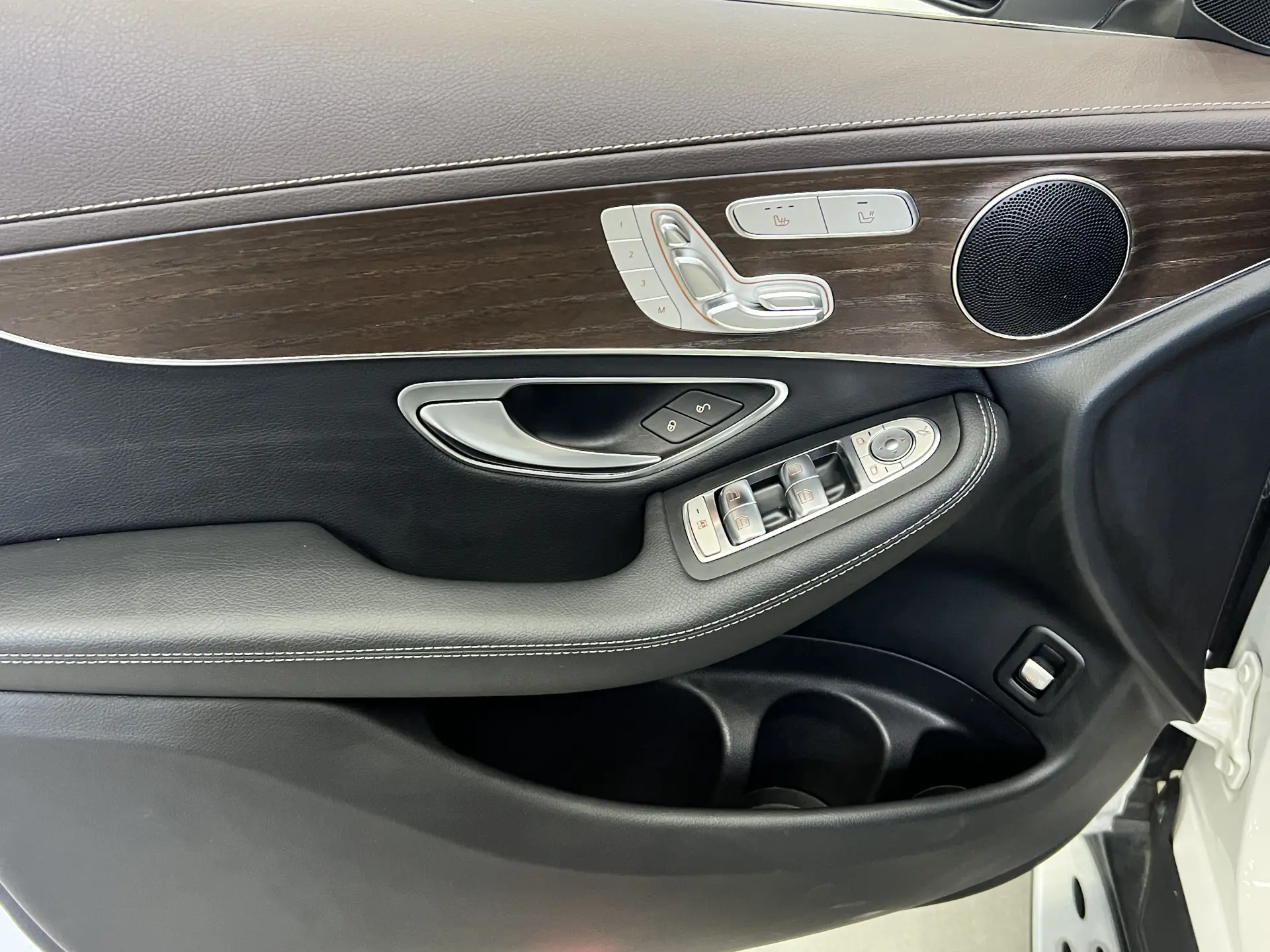 Mercedes-Benz GLC 300 L, 2023 21