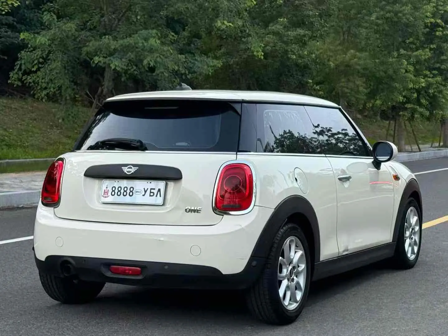 Mini ONE, 2019 3