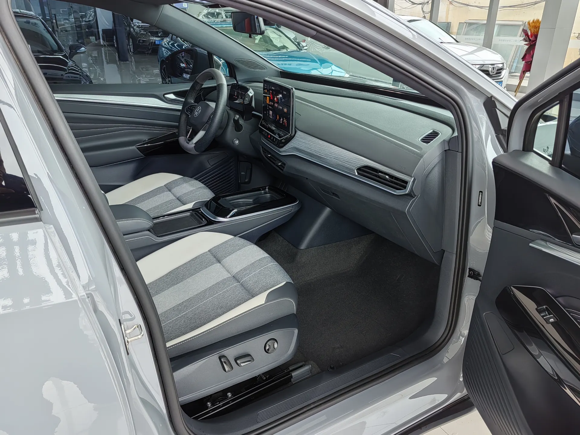 Volkswagen ID.4, 2024 13