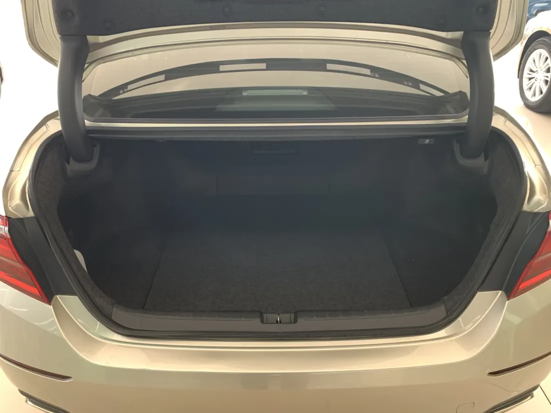 Honda Inspire, 2022 9