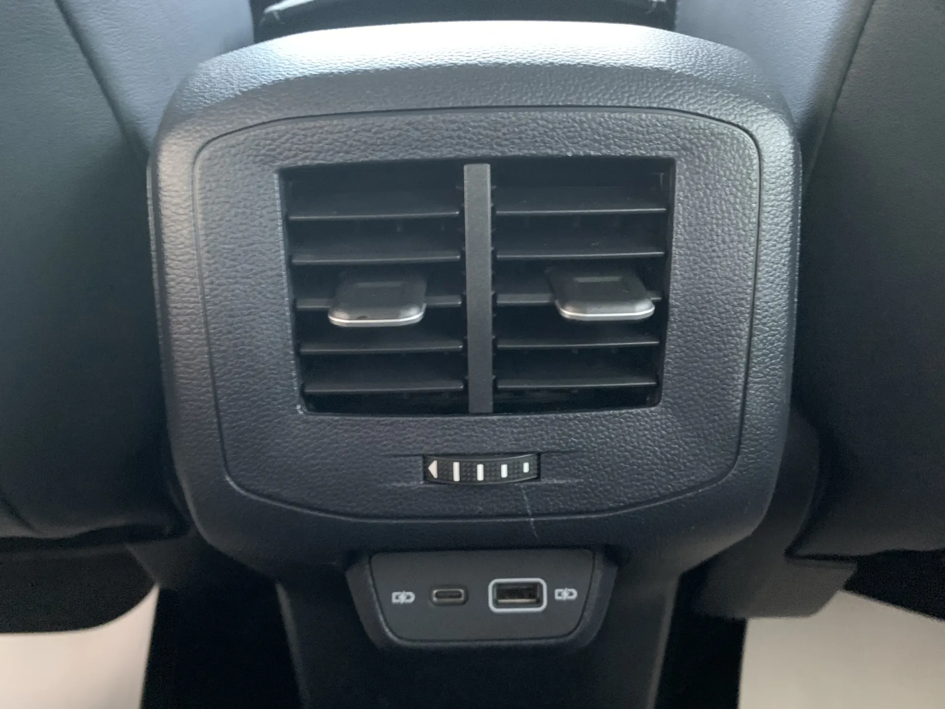 Volkswagen Tharu, 2024 19