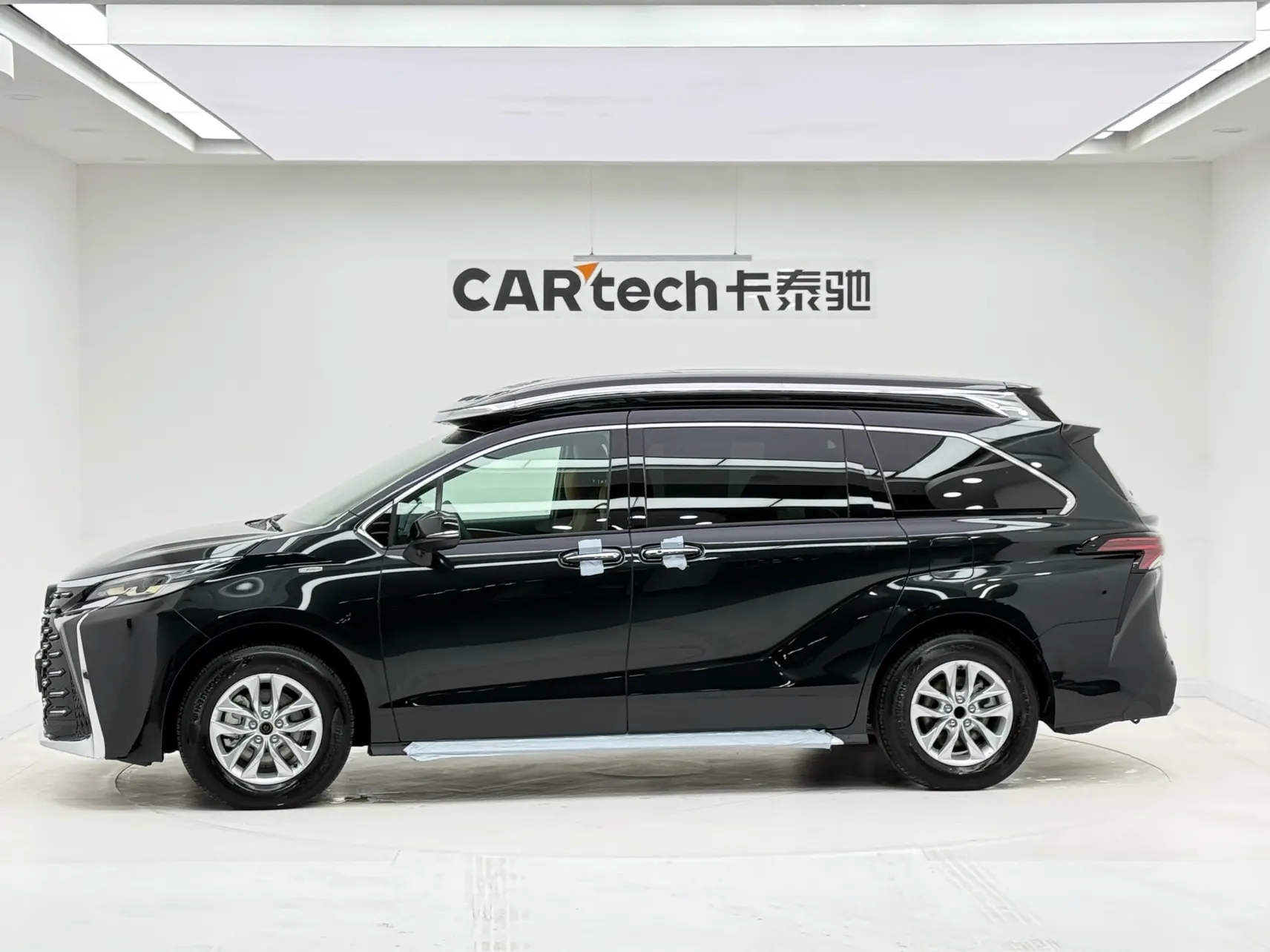 Toyota Granvia, 2025 8