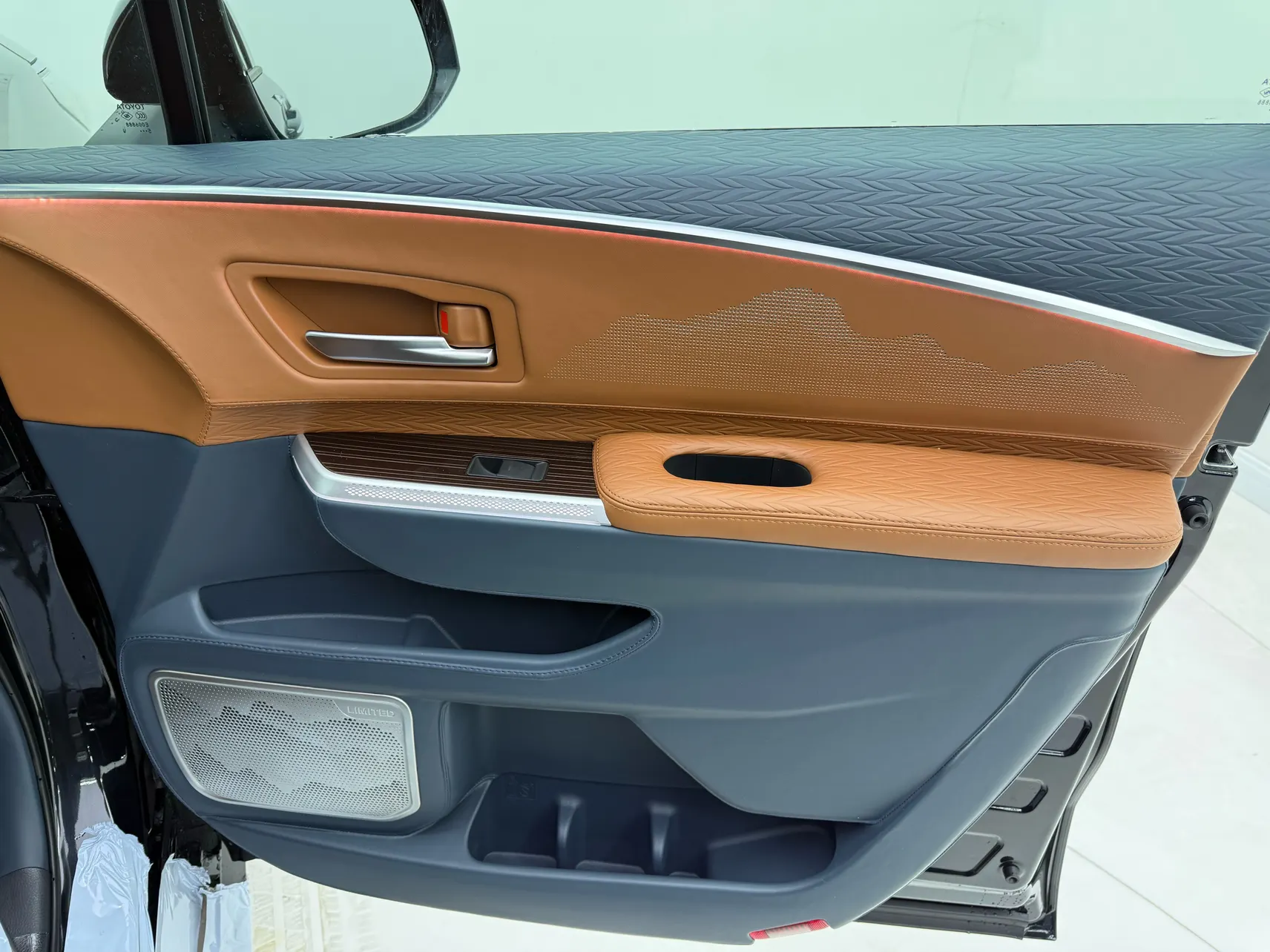 Toyota Granvia, 2025 22