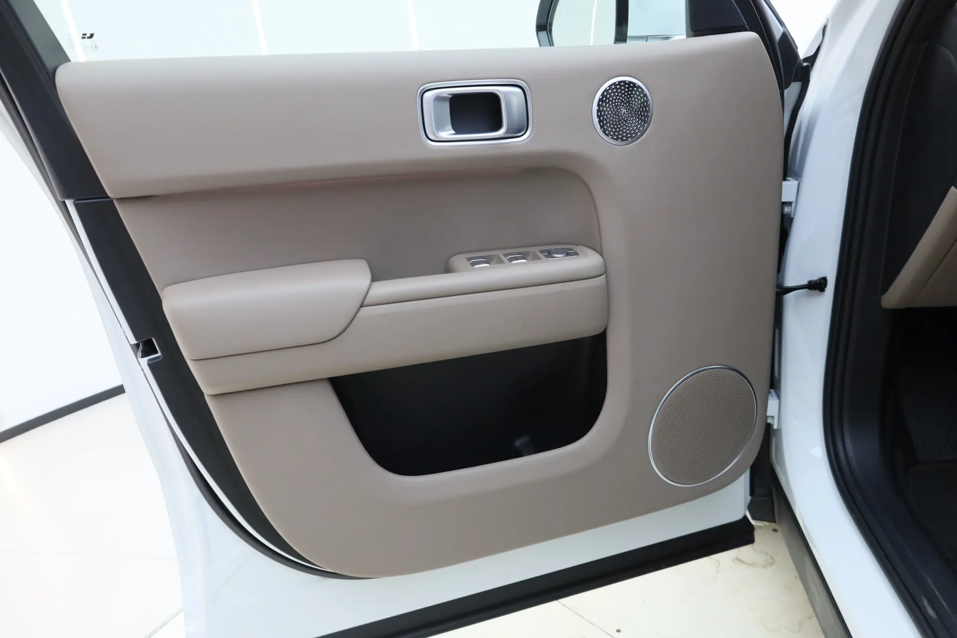 Li Auto L8, 2025 17