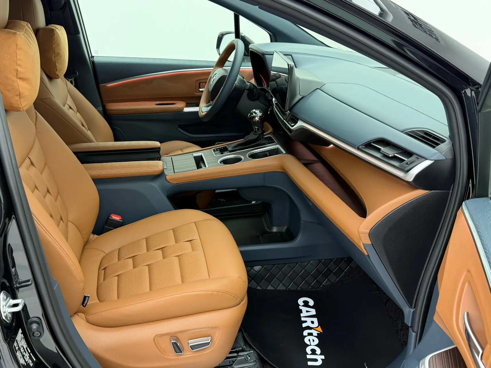 Toyota Granvia, 2025 18