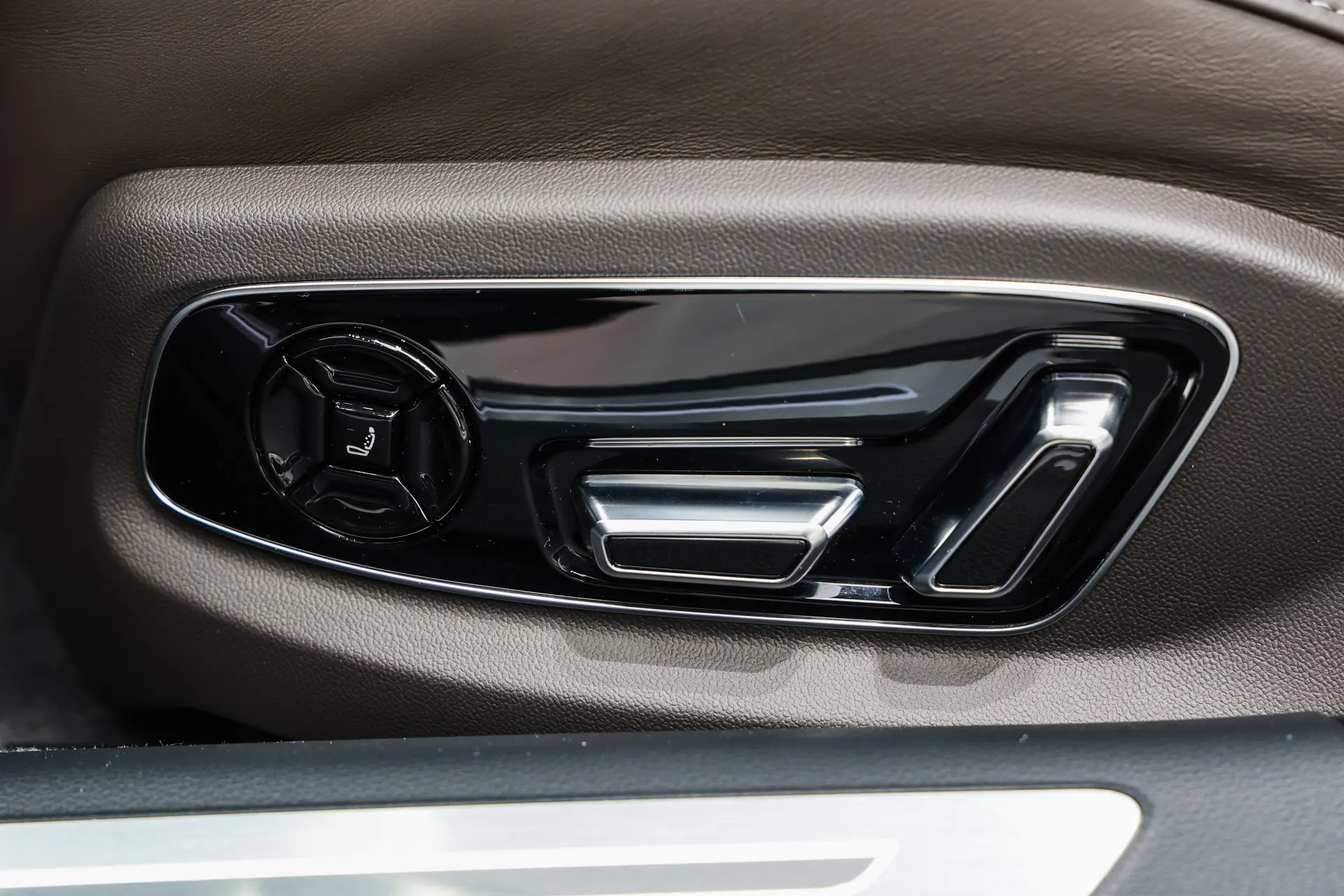 Audi A8L 55 TFSI, 2025 14