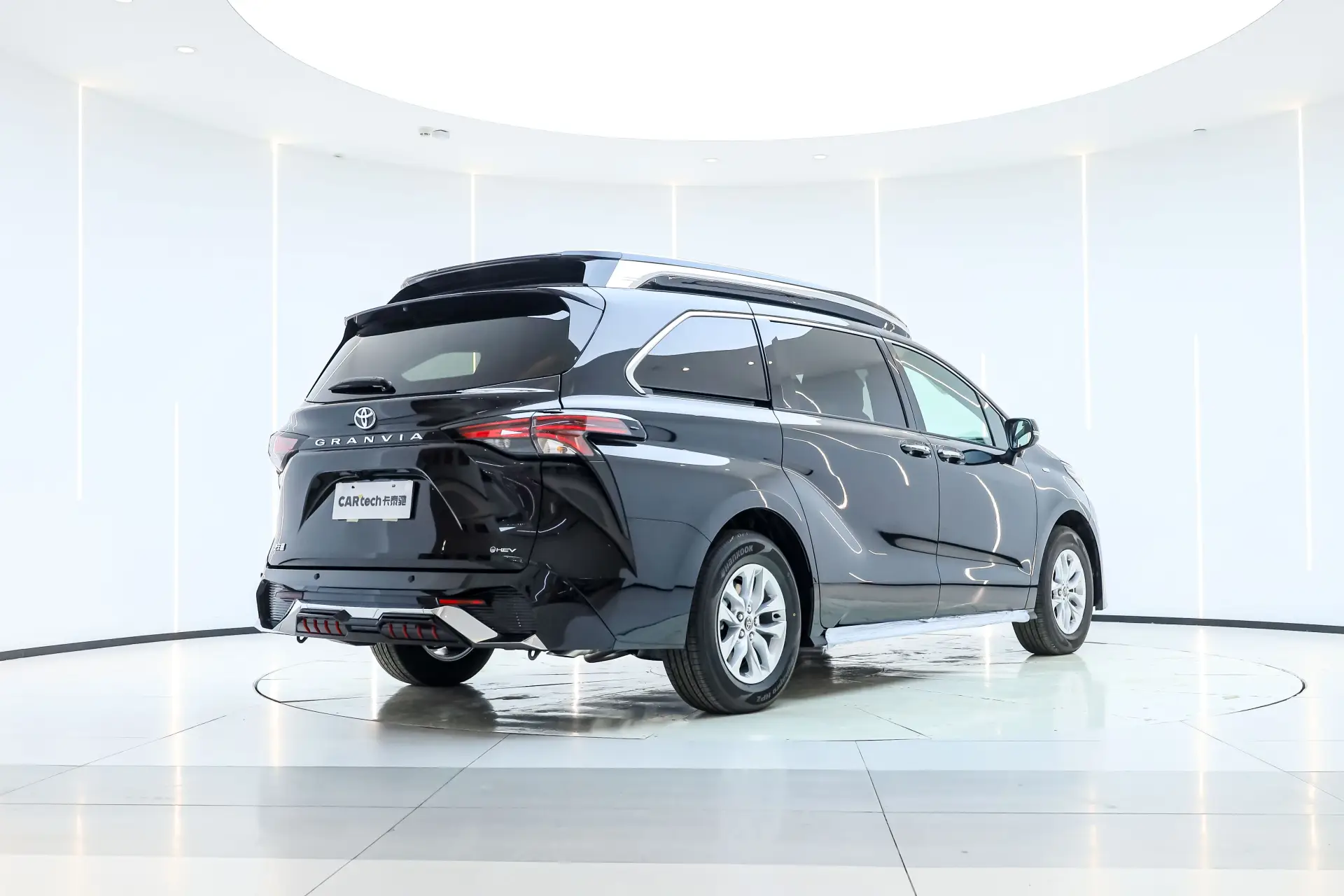 Toyota Granvia, 2025 все фото