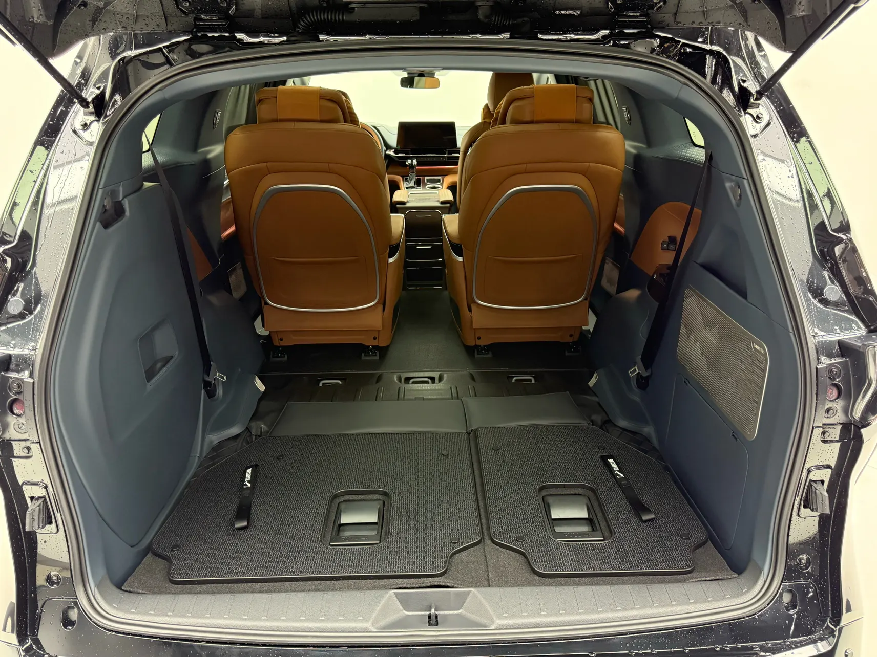 Toyota Granvia, 2025 20
