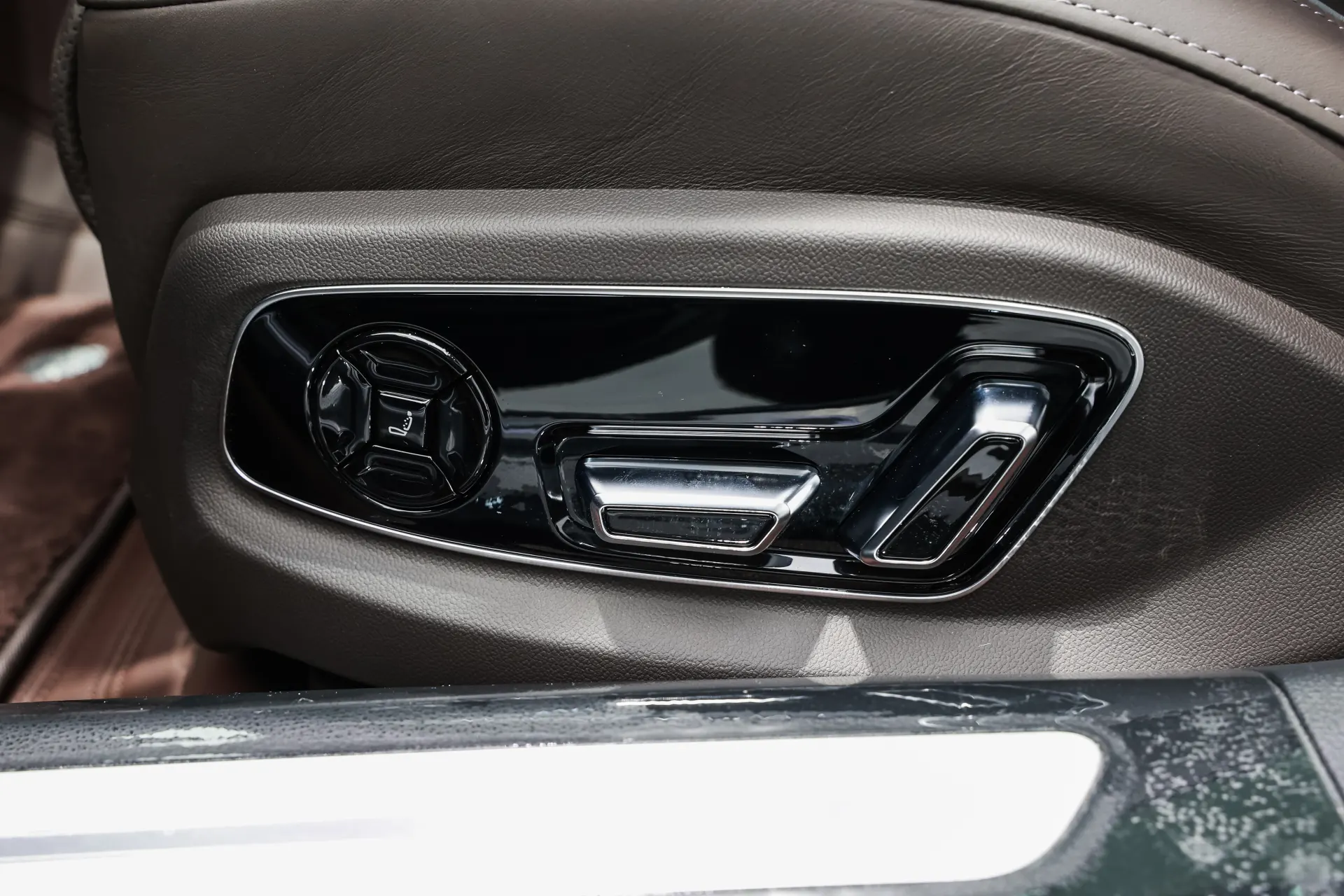 Audi A8L 55 TFSI, 2025 27