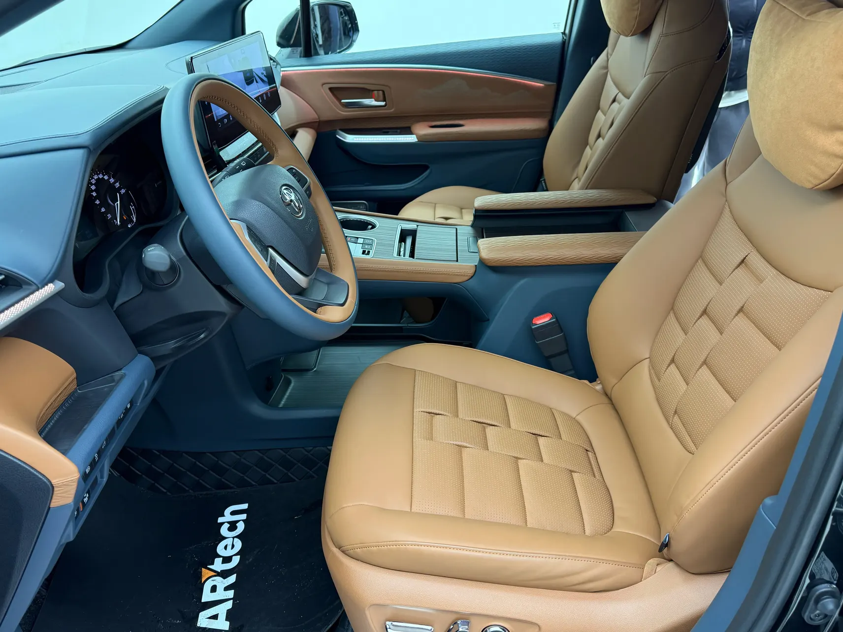 Toyota Granvia, 2025 13