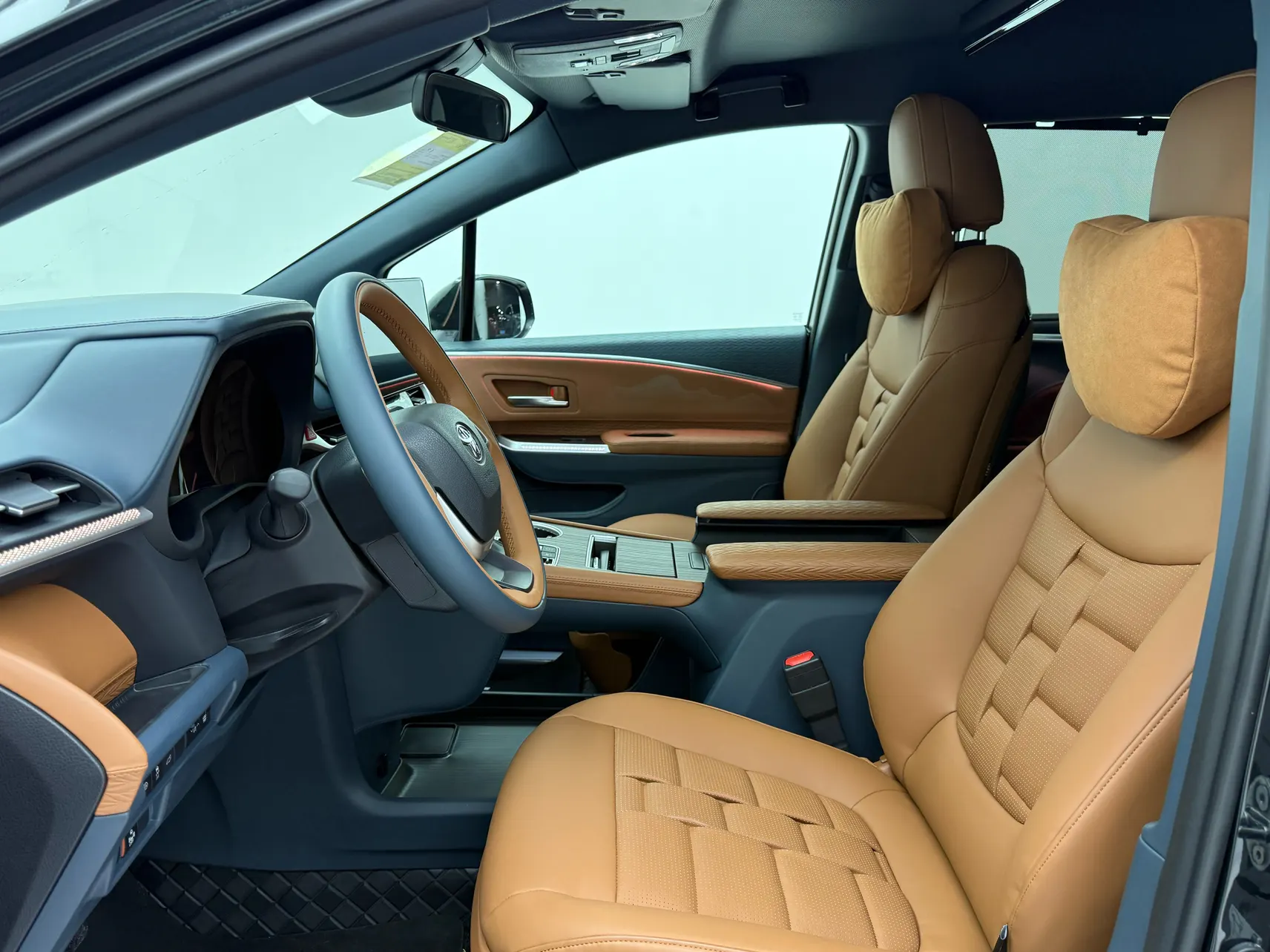 Toyota Granvia, 2025 19