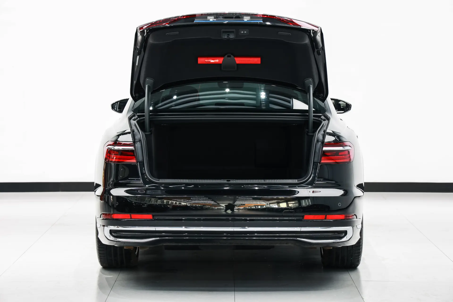 Audi A8L 55 TFSI, 2025 10