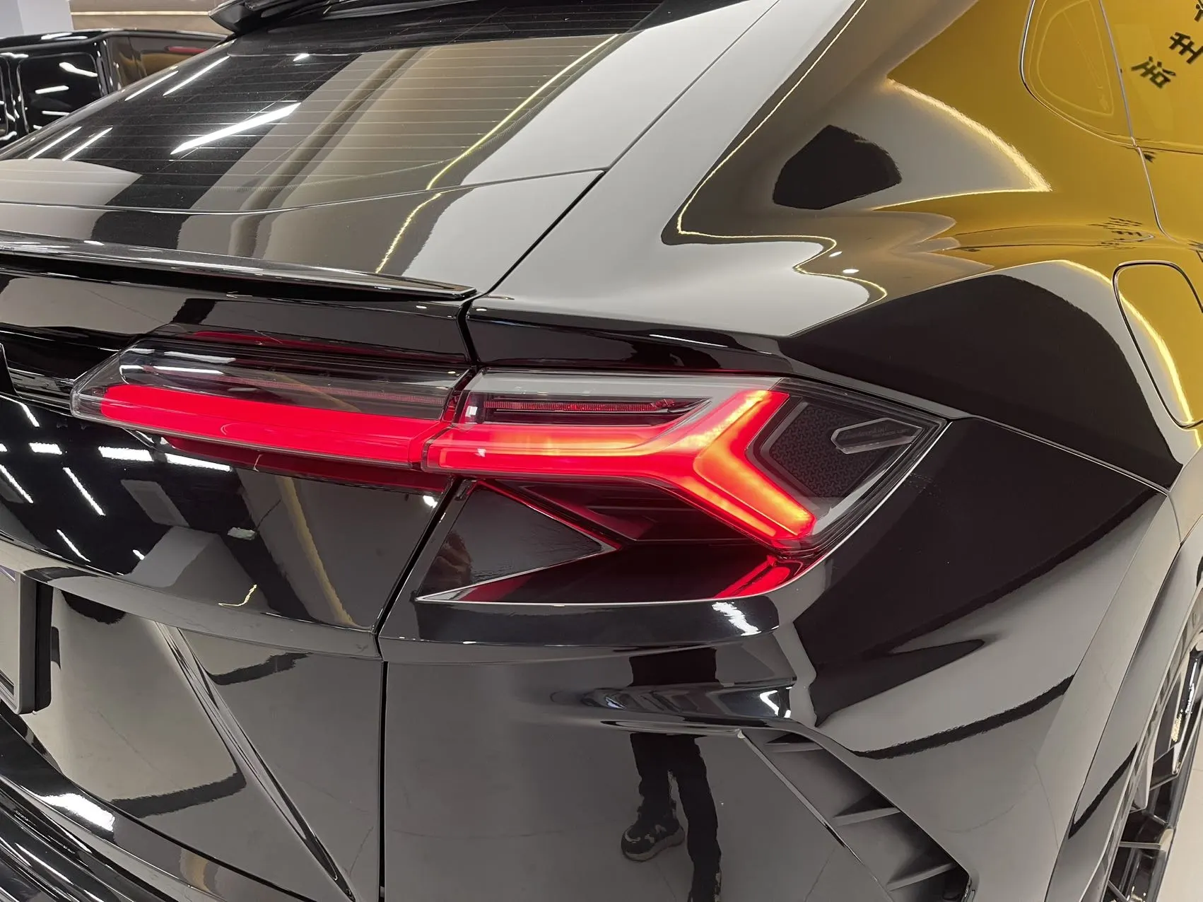 Lamborghini Urus, 2023 31