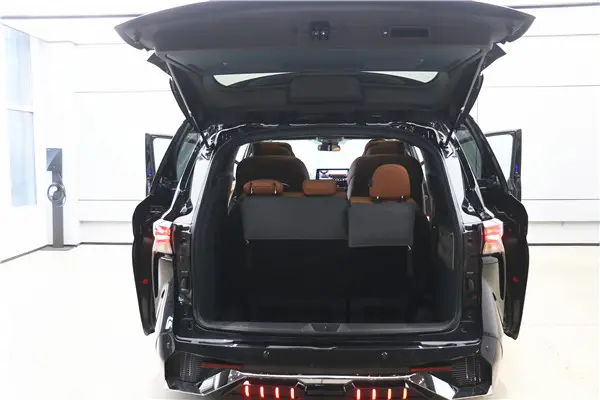 Toyota Granvia, 2025 15