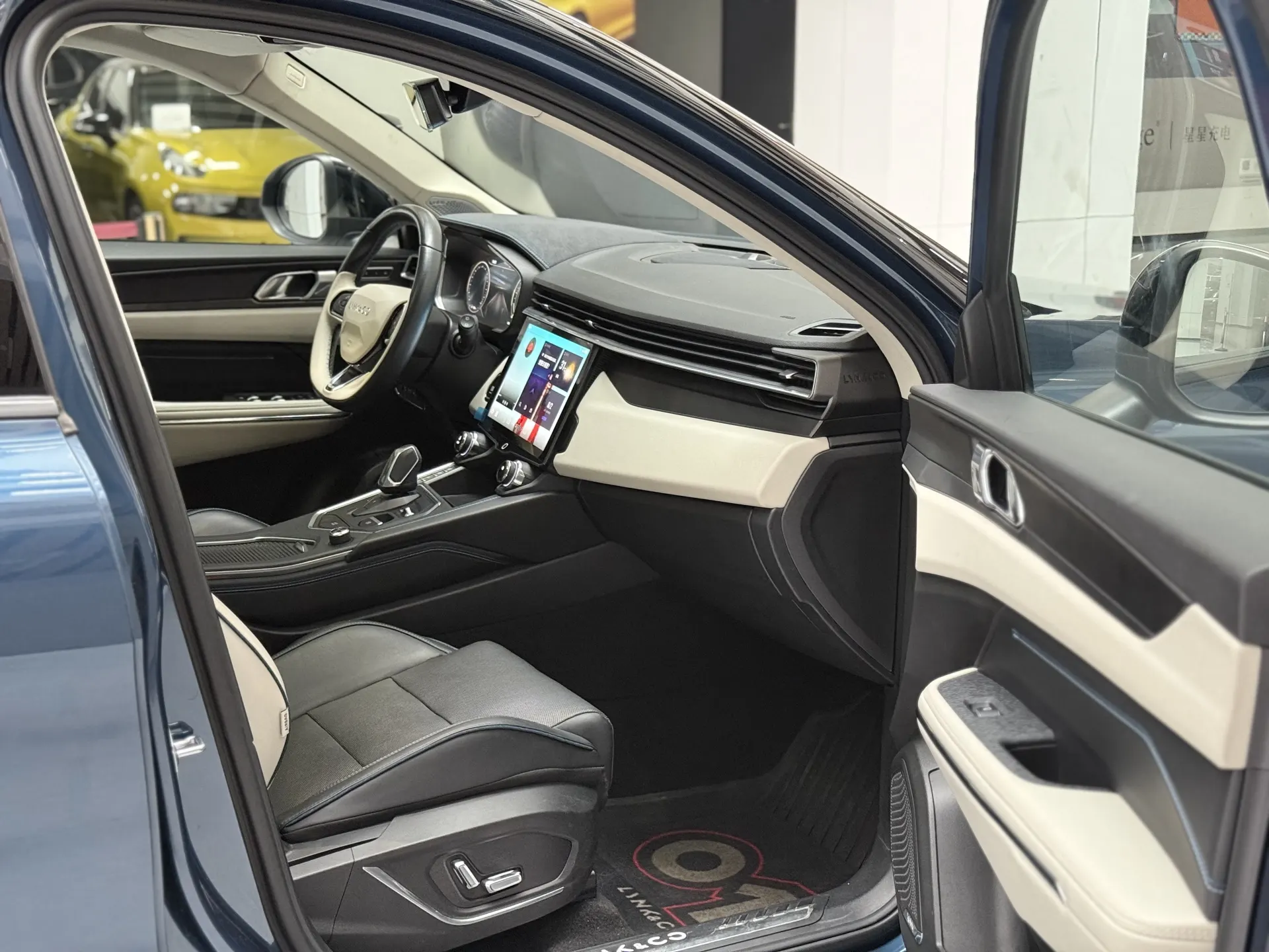 Lynk & Co 01, 2023 8
