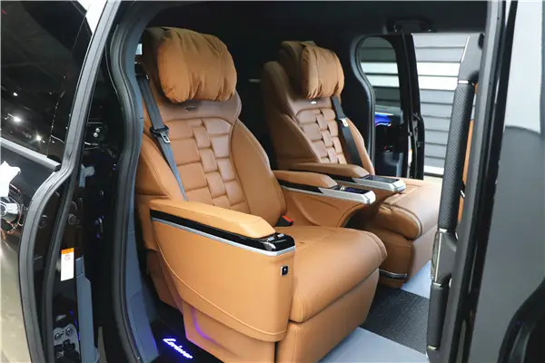 Toyota Granvia, 2025 12