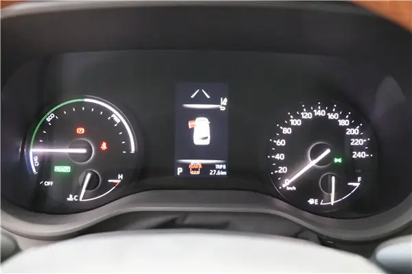 Toyota Granvia, 2025 3