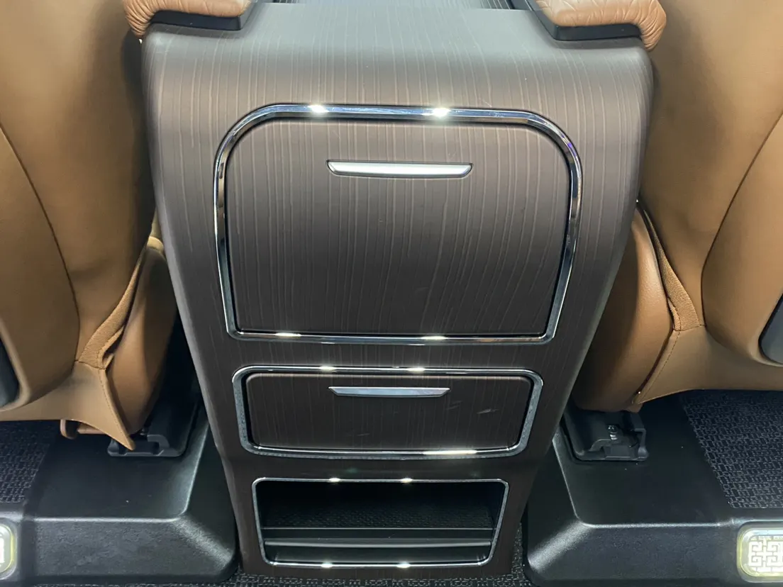 Toyota Granvia, 2025 13