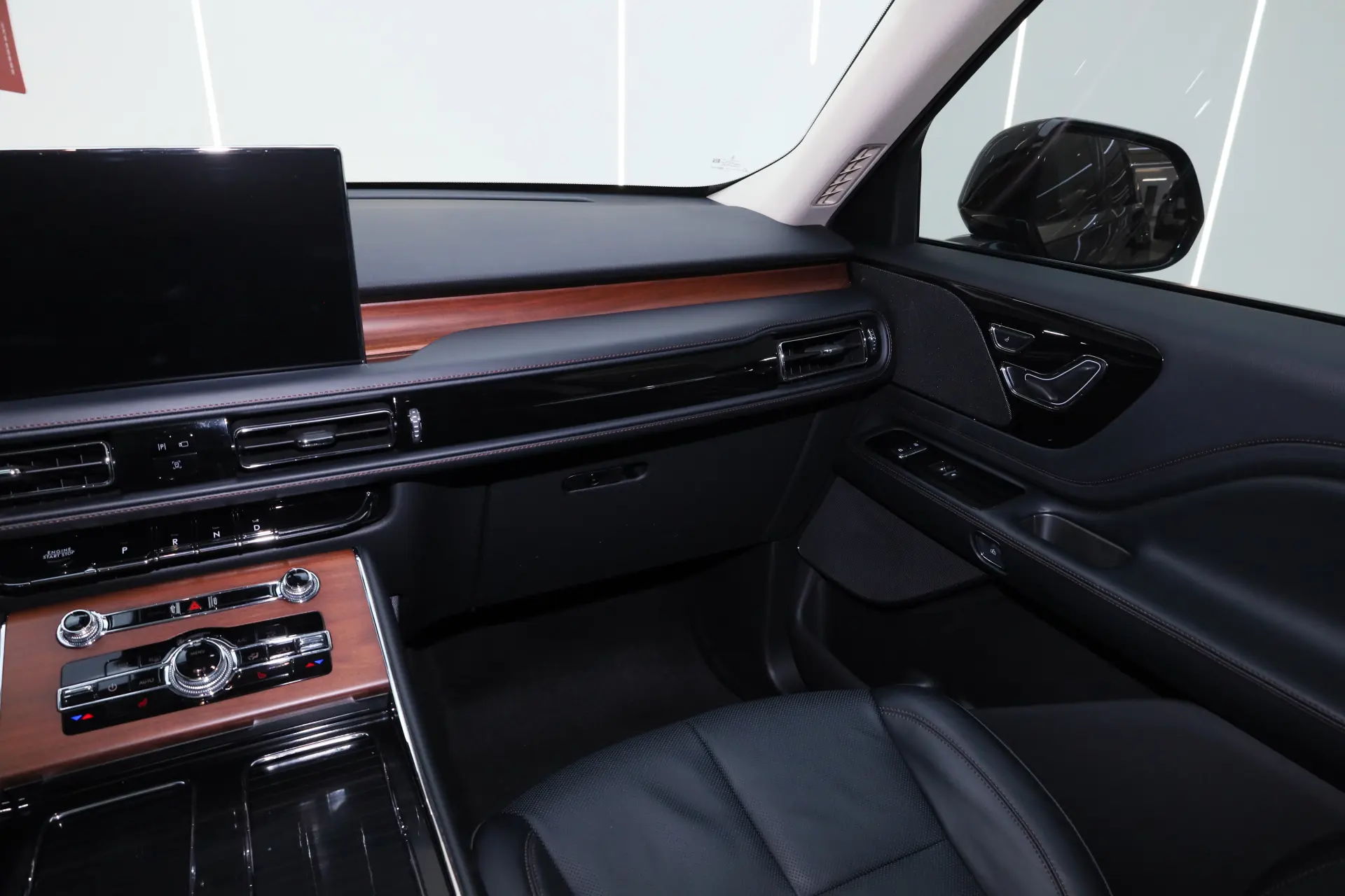 Lincoln Aviator, 2024 31