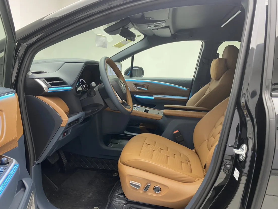 Toyota Granvia, 2025 17
