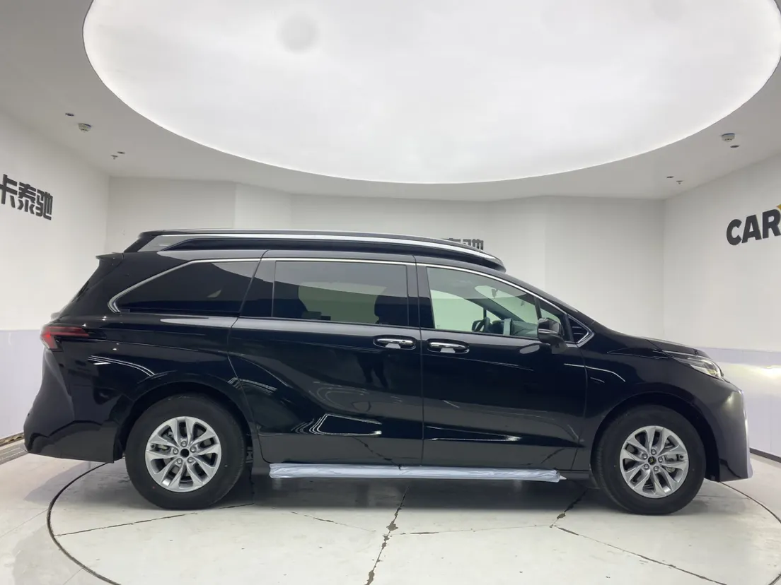 Toyota Granvia, 2025 8