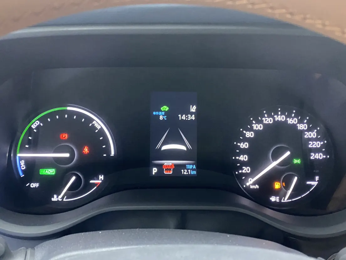 Toyota Granvia, 2025 12