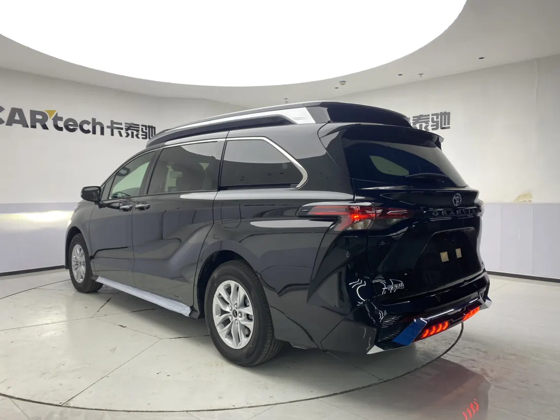 Toyota Granvia, 2025 24