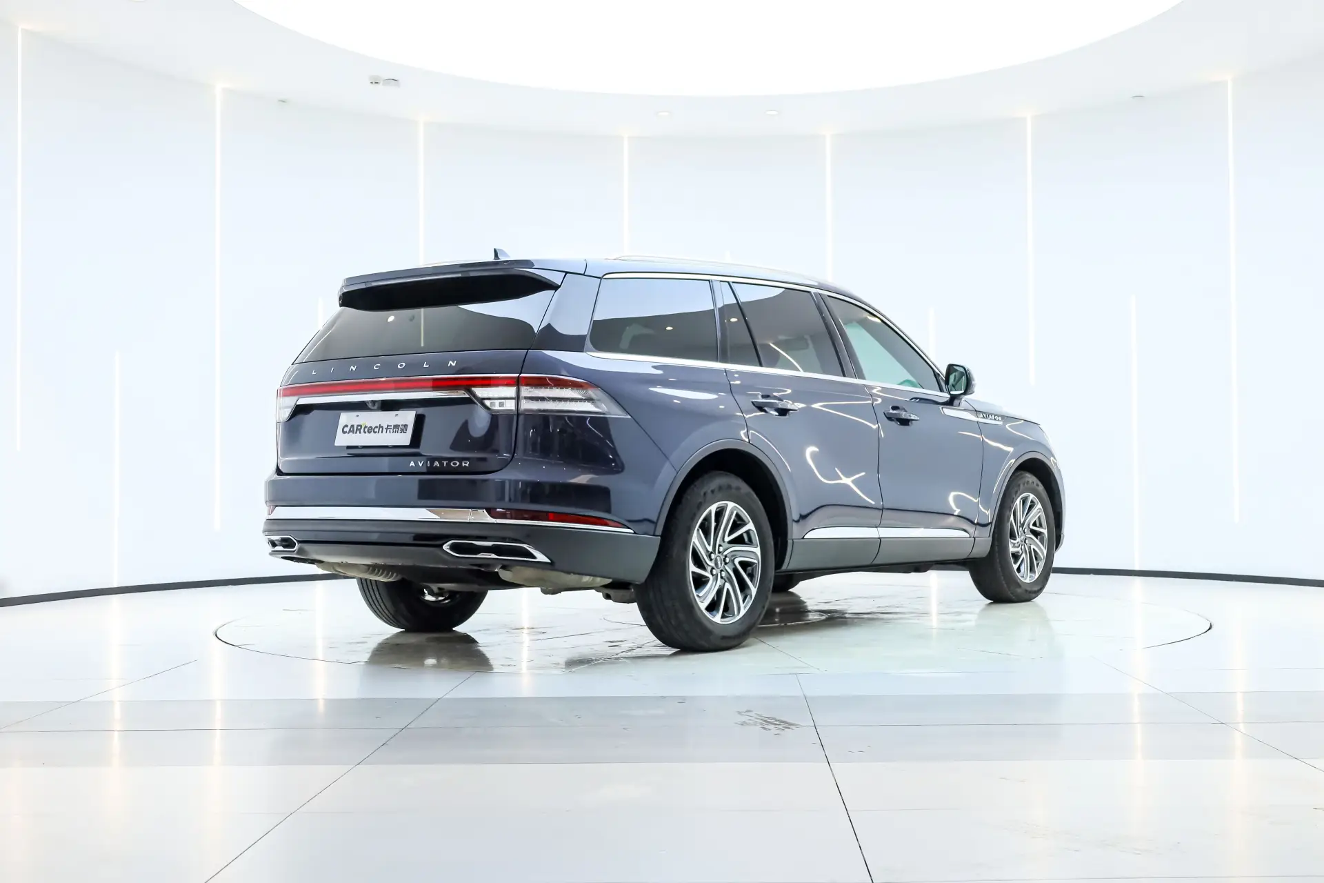 Lincoln Aviator, 2024 все фото