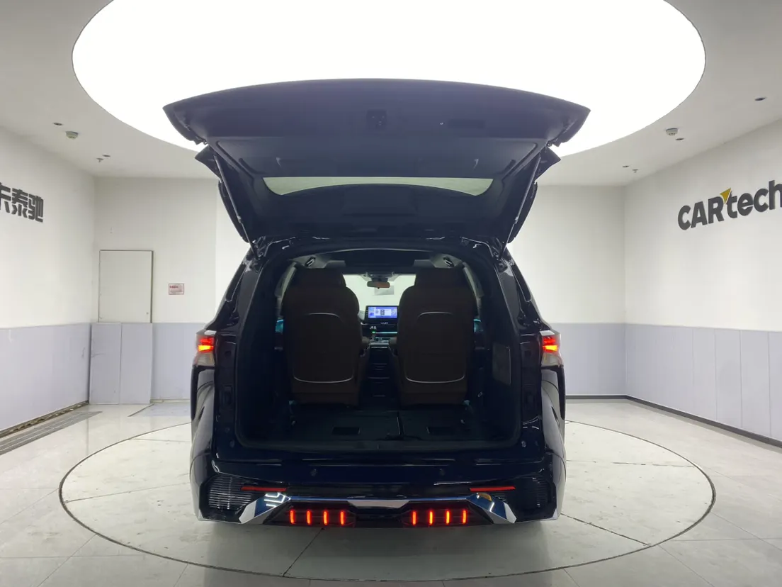 Toyota Granvia, 2025 22