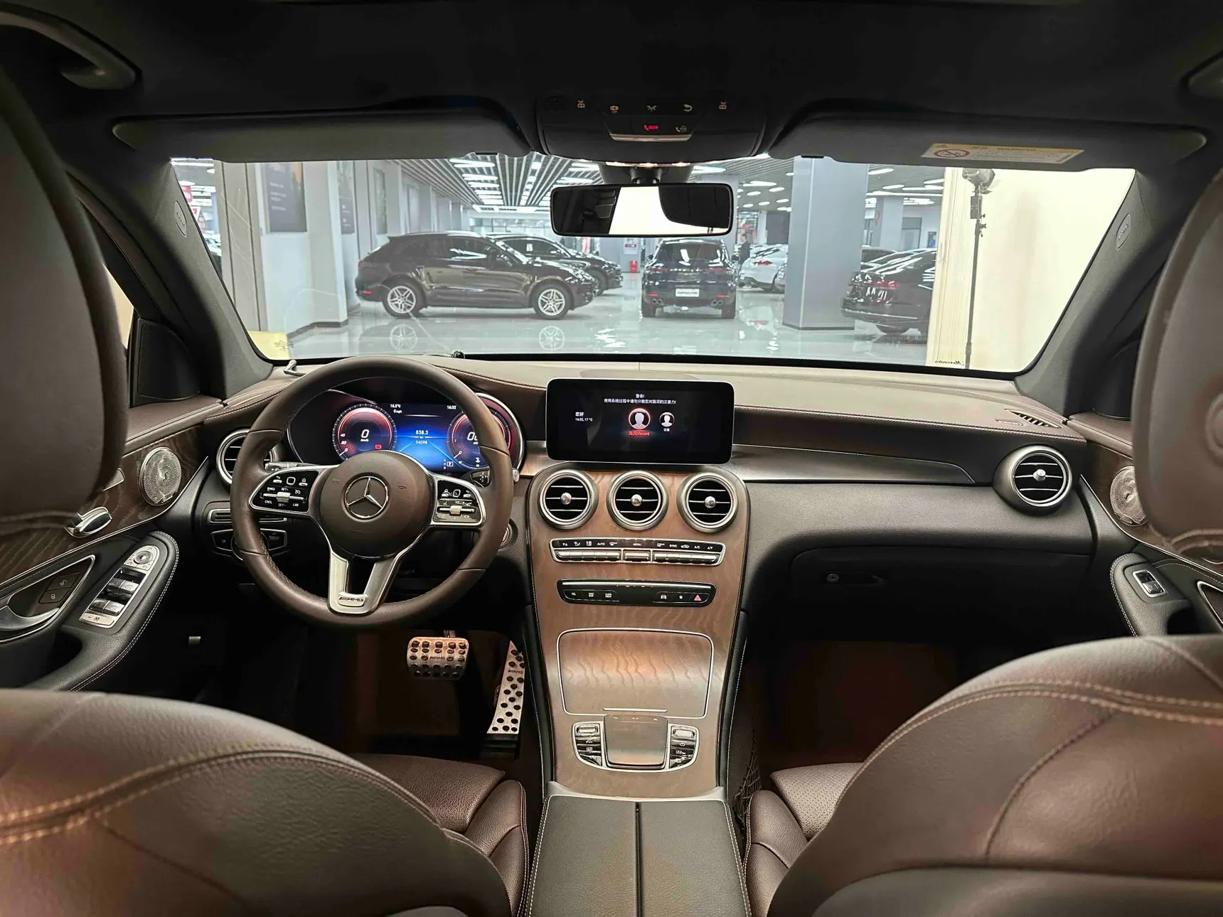 Mercedes-Benz GLC 260 L, 2020 9