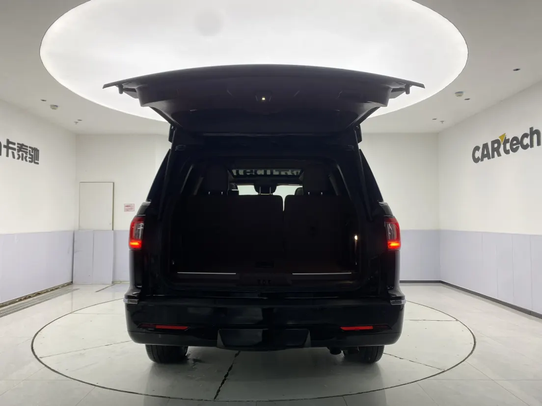Lincoln Navigator, 2020 23