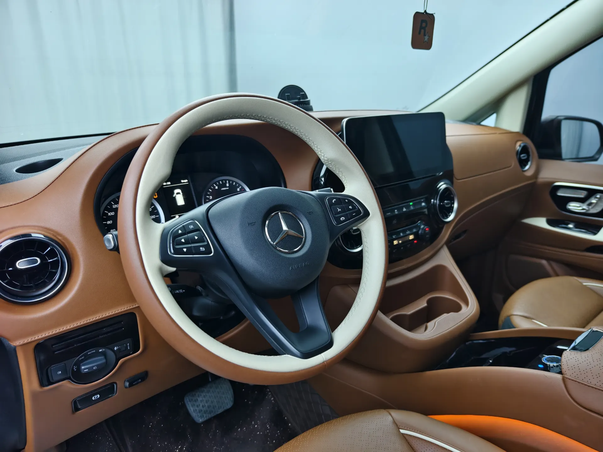 Mercedes-Benz Vito, 2023 9