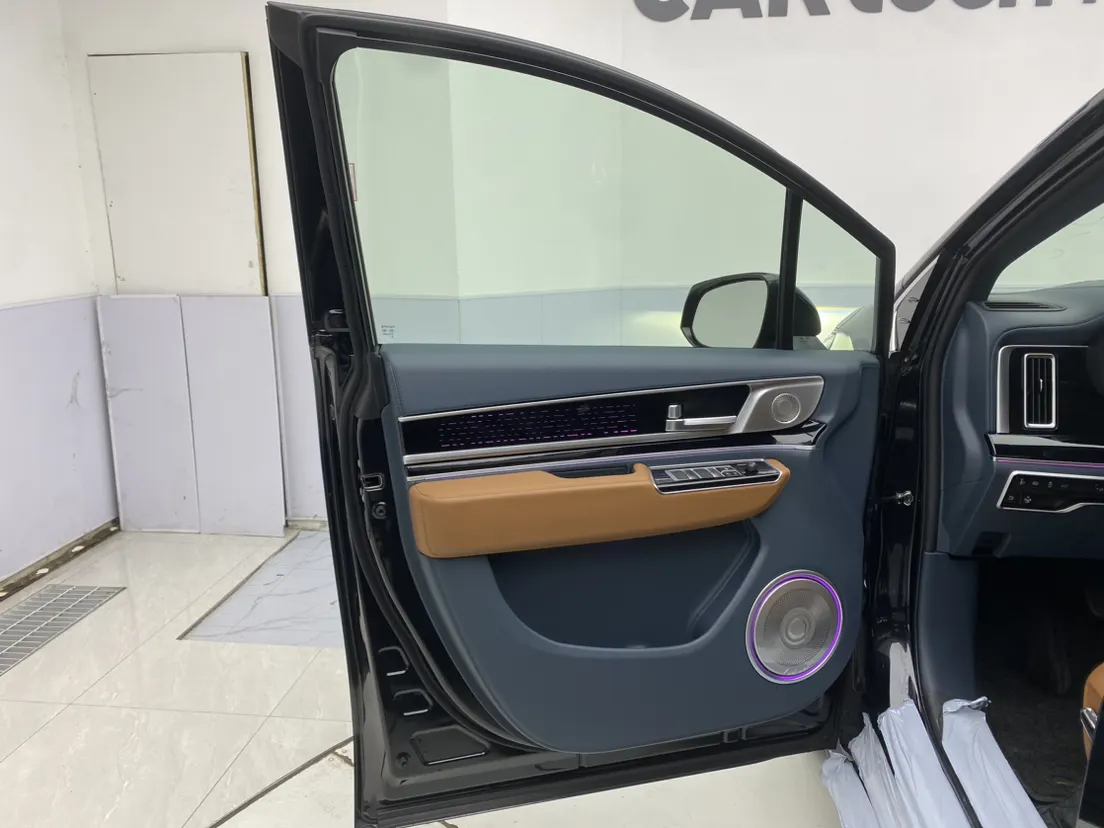 Toyota Granvia, 2025 18