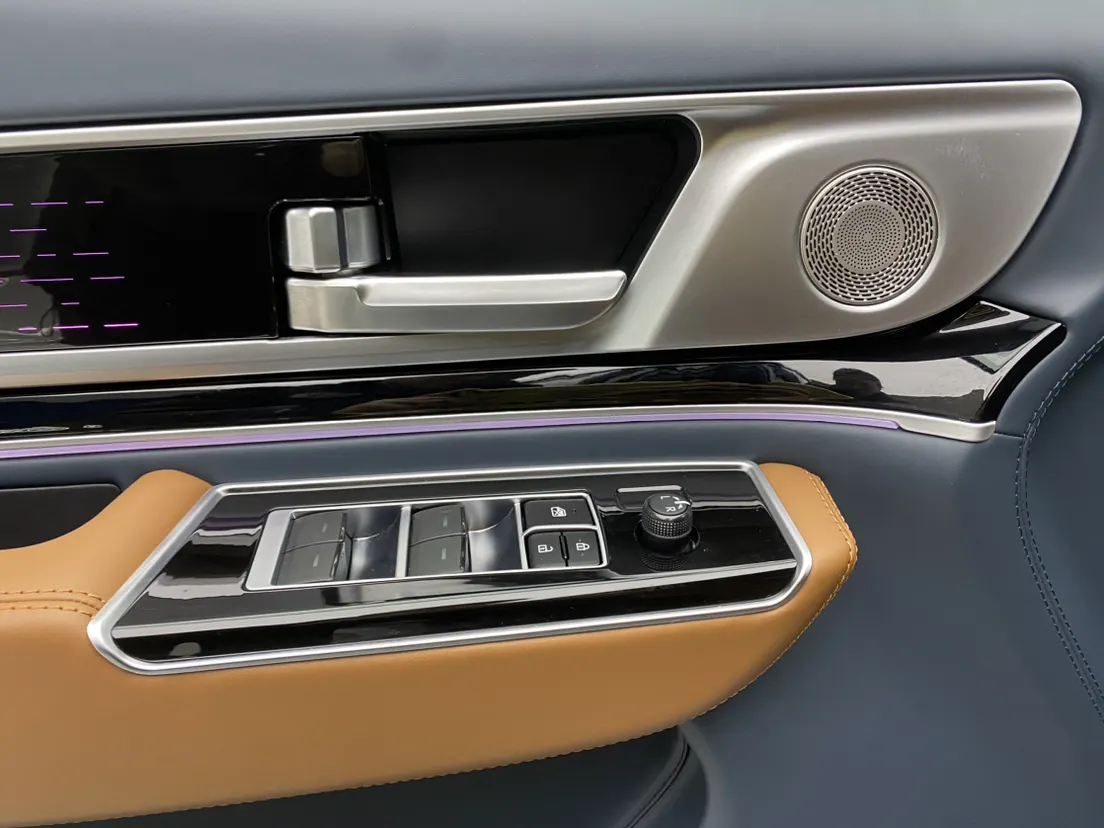 Toyota Granvia, 2025 19