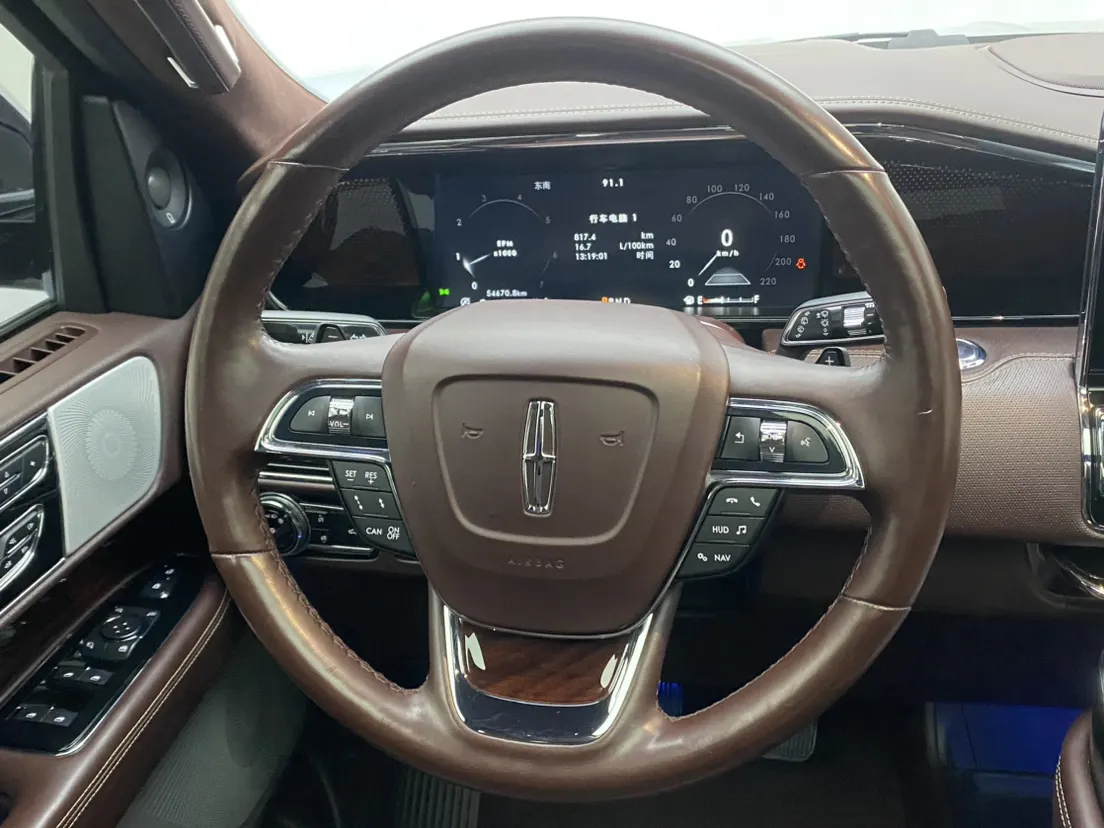 Lincoln Navigator, 2020 11