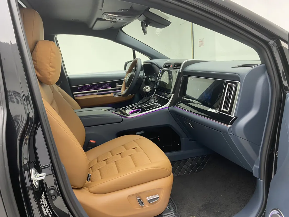 Toyota Granvia, 2025 31