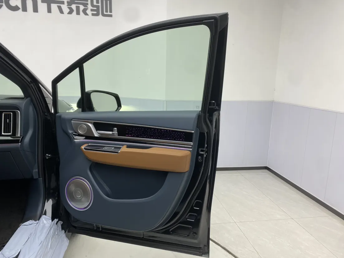 Toyota Granvia, 2025 30