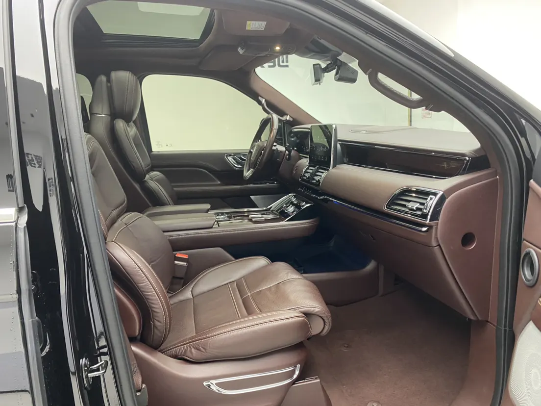 Lincoln Navigator, 2020 32