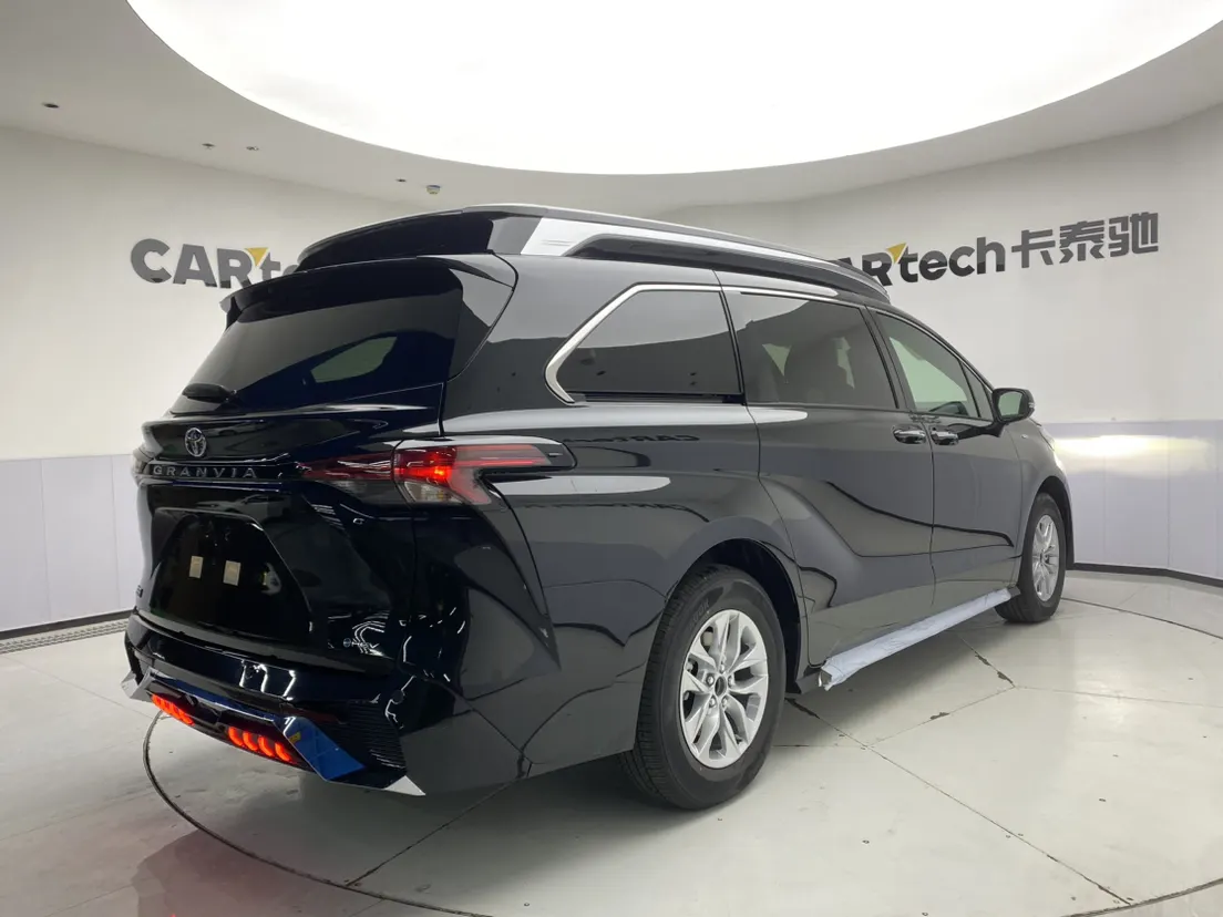 Toyota Granvia, 2025 26