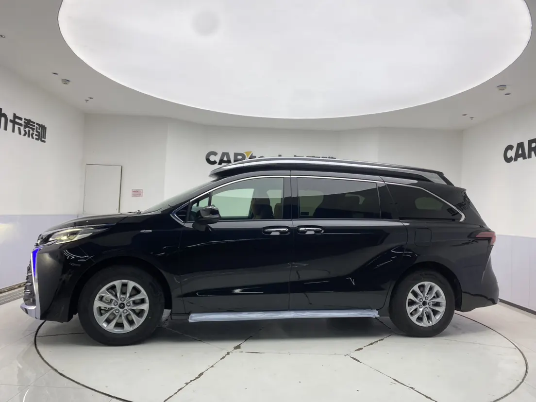 Toyota Granvia, 2025 3