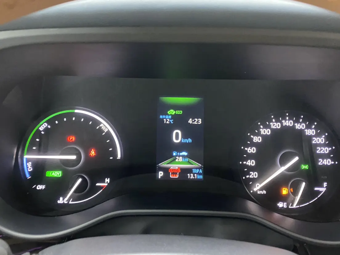 Toyota Granvia, 2025 13