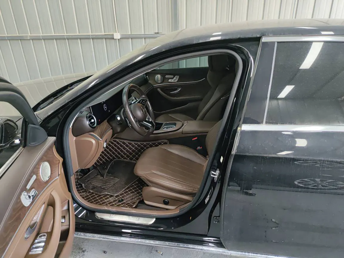 Mercedes-Benz E 300 L, 2023 4