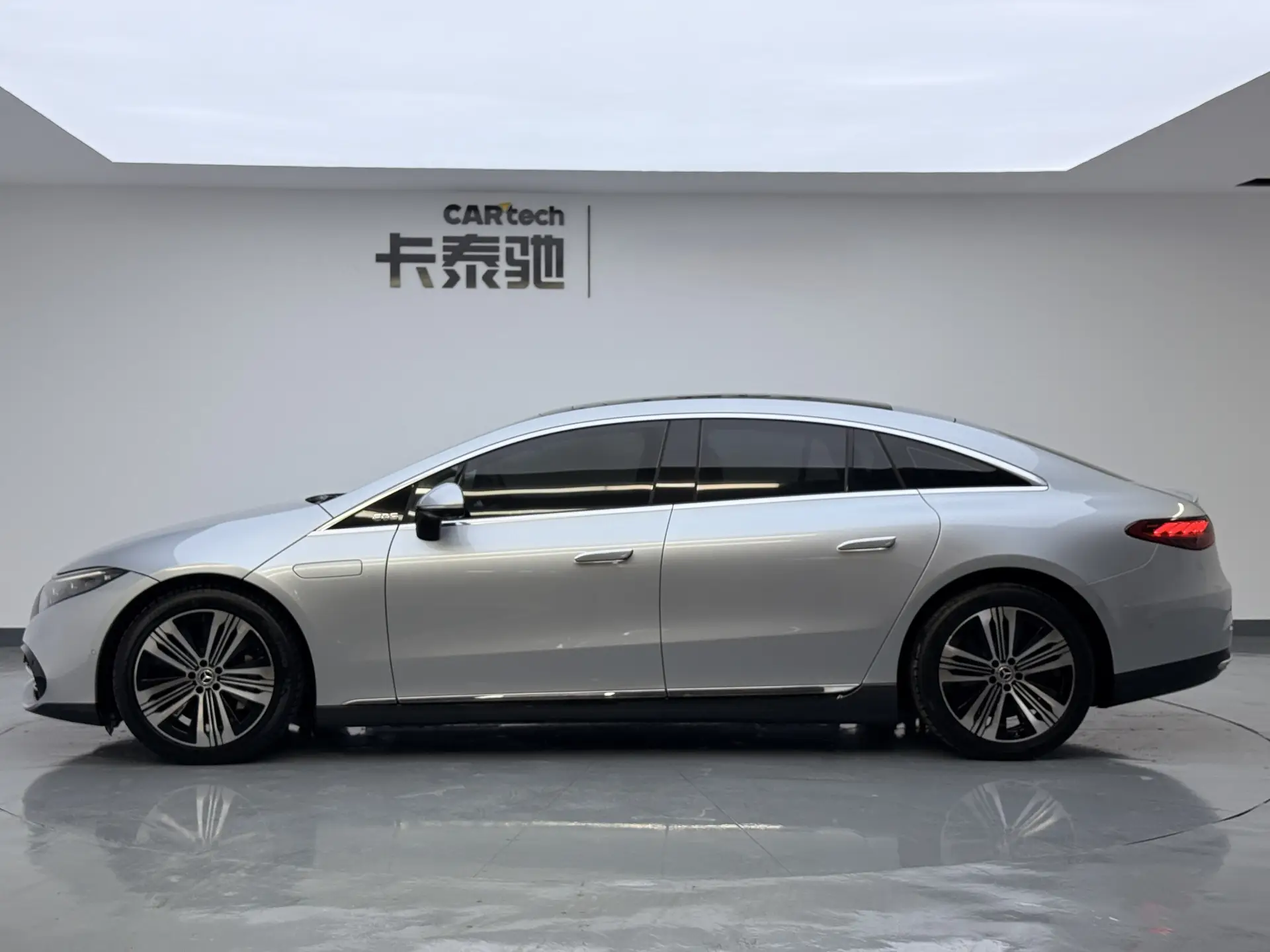 Mercedes-Benz EQS, 2024 8